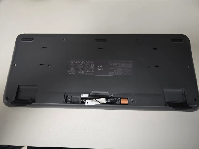 로지텍 K650 후면 건전지