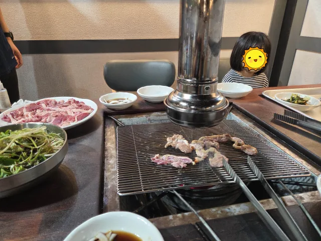 가마솥에누른밥 테이블